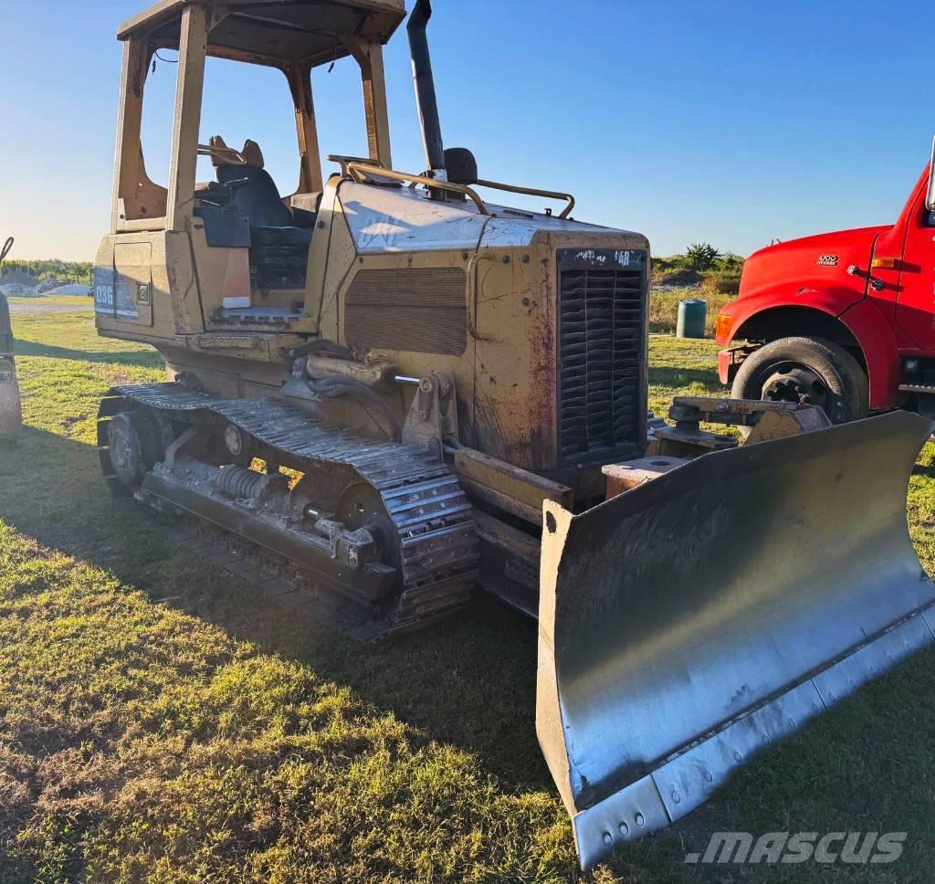 CAT D 3 G Bulldozer på larvebånd