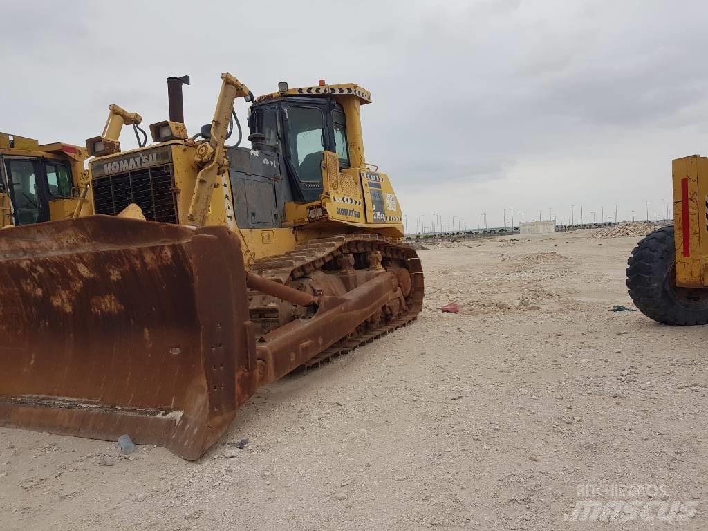 Komatsu D 275 AX Bulldozer på larvebånd