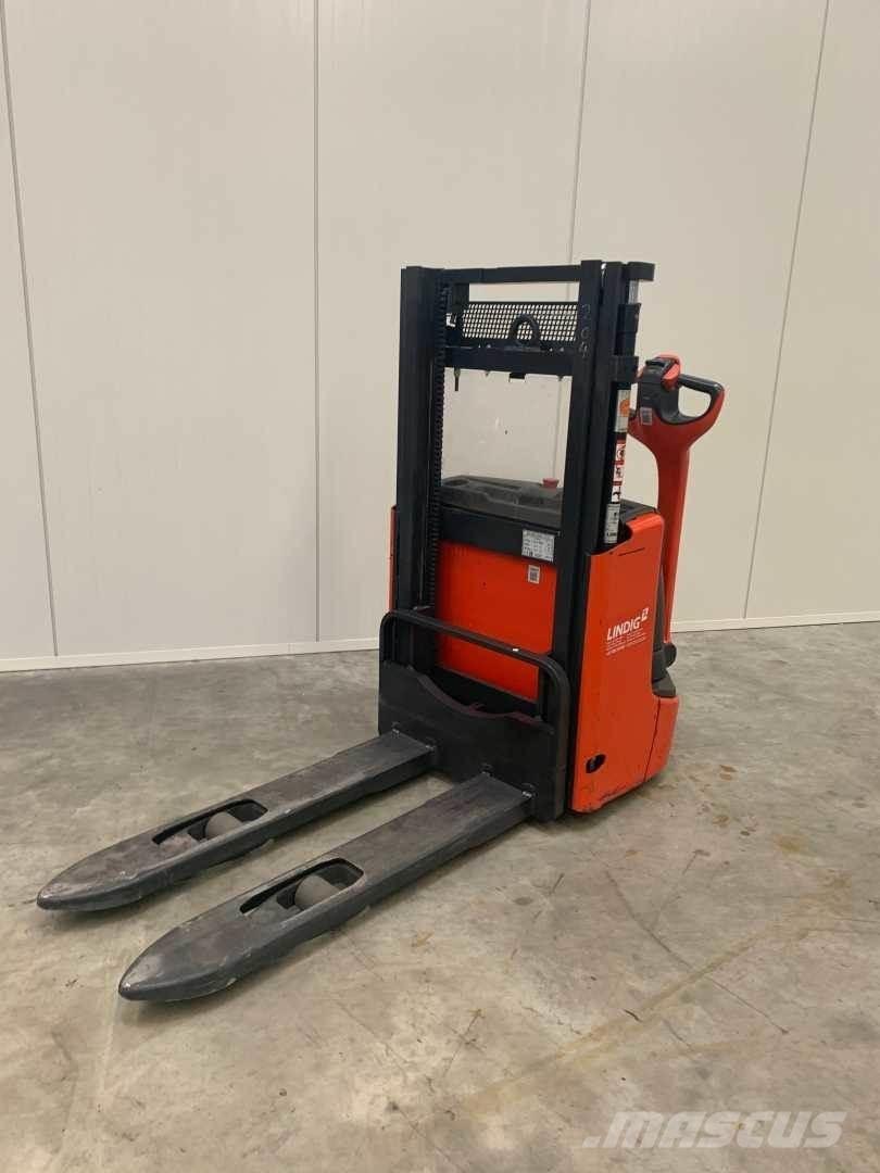 Linde L12 Selvkørende stablere