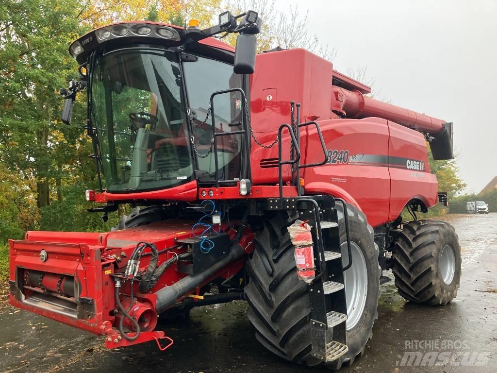 Case IH Axial 8240 Mejetærskere