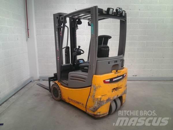 Jungheinrich EFG 215 El gaffeltrucks