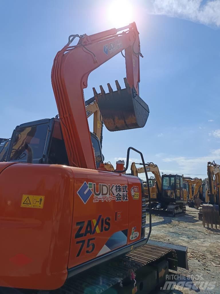 Hitachi ZX 75 Midi-gravemaskiner 7t - 12t