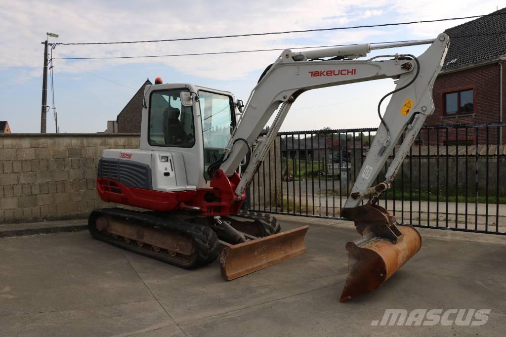 Takeuchi TB 250 Minigravemaskiner