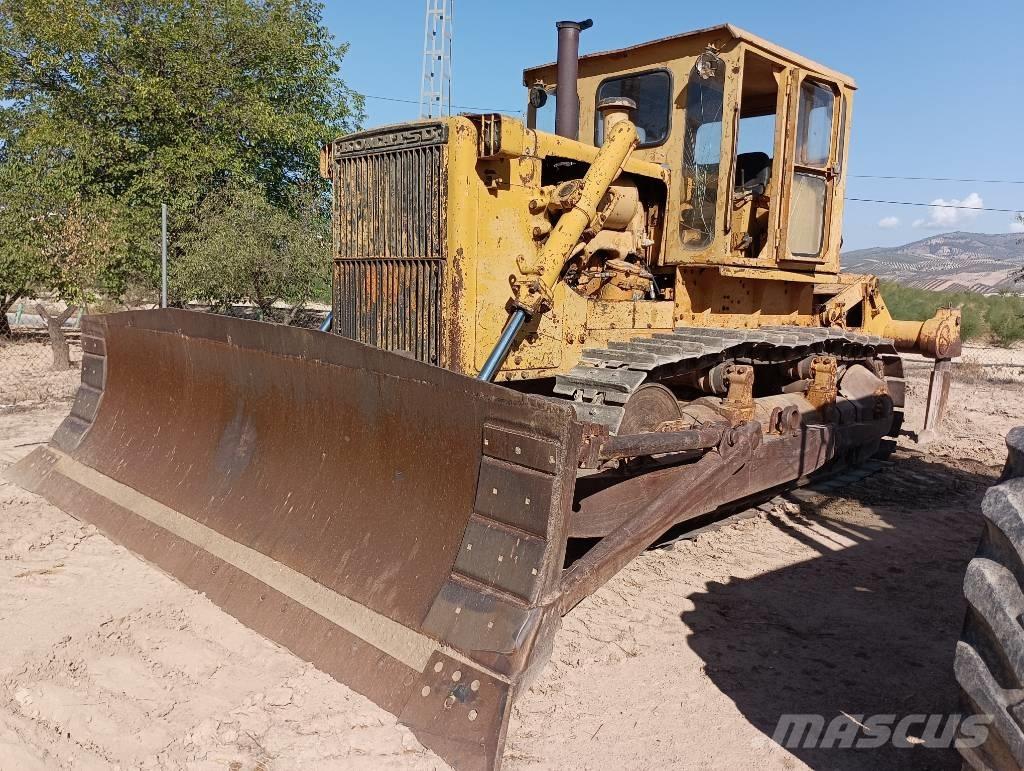 Komatsu D 85 A-12 Bulldozer på larvebånd