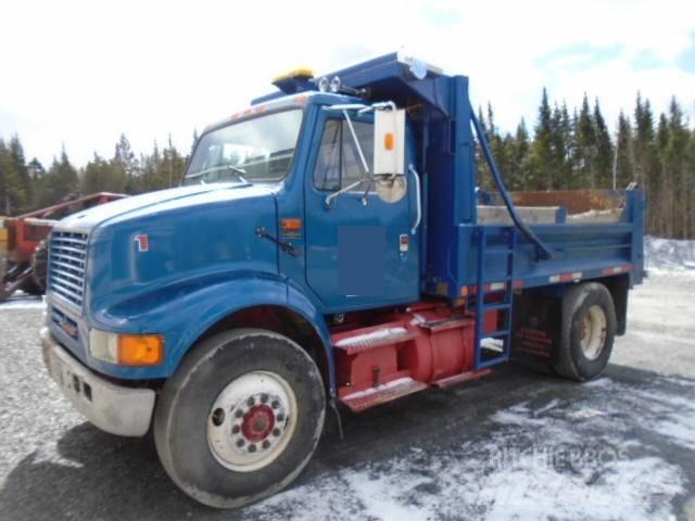 International 8100 Lastbiler med tip
