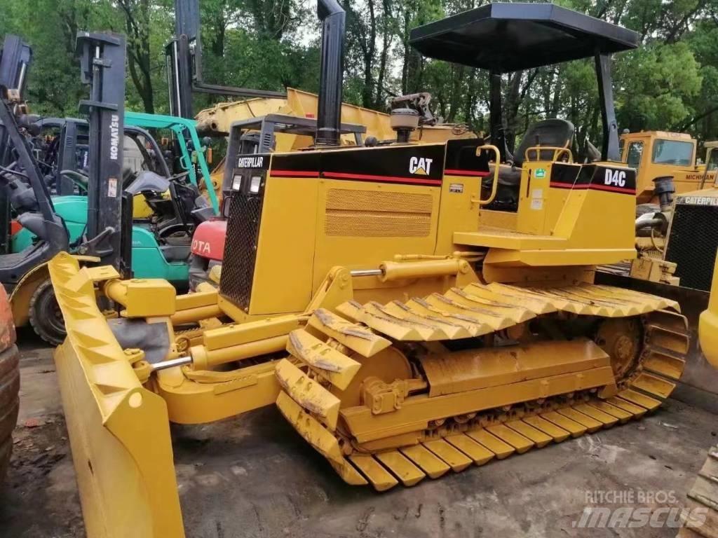 CAT D 4 C Bulldozer på larvebånd