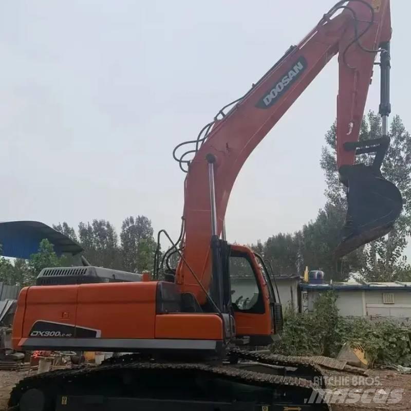 Doosan DX 300 Gravemaskiner på larvebånd
