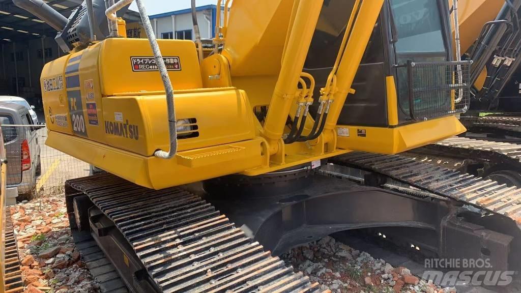 Komatsu PC 200 Gravemaskiner på larvebånd