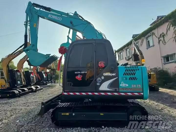 Kobelco SK 75 Gravemaskiner på larvebånd