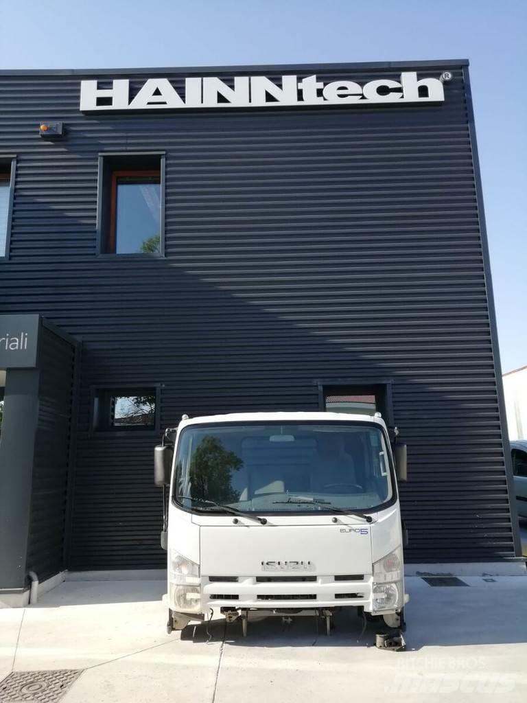 Isuzu NPR 85 "M - P - Q" Kabiner og interiør