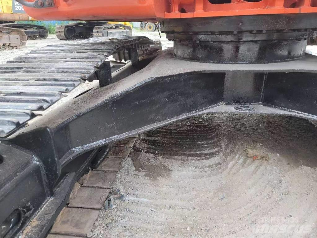 Doosan DX 225 LC Gravemaskiner på larvebånd