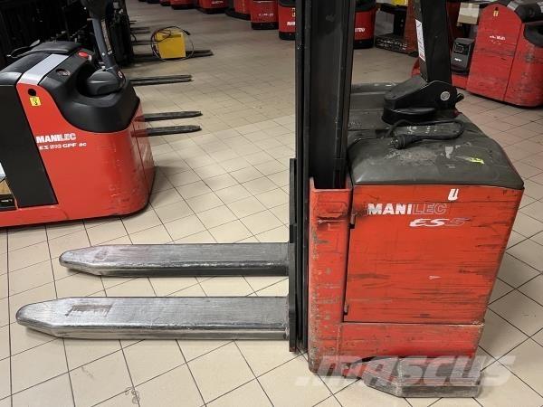 Manitou ES 513 Selvkørende stablere