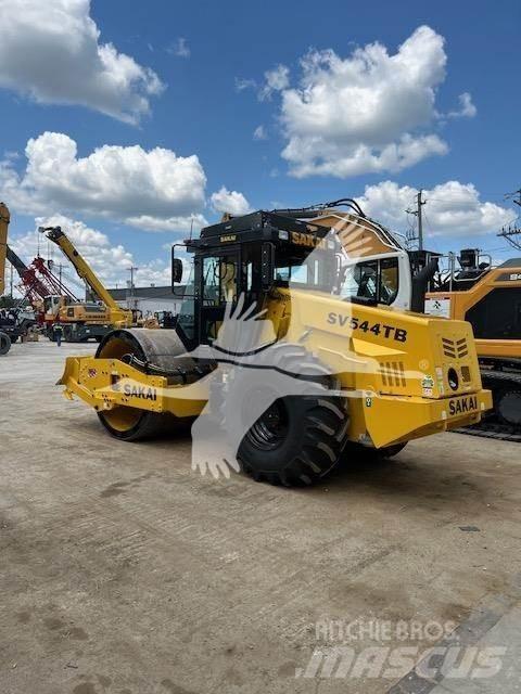 Sakai SV544TB Enkelt tromle