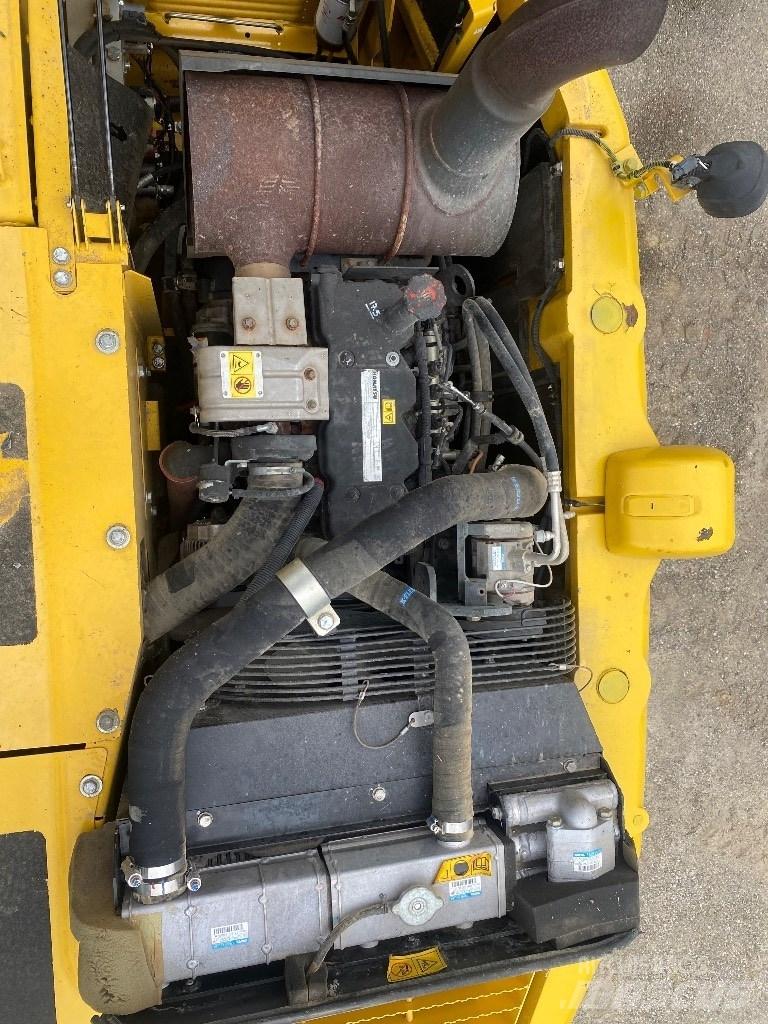 Komatsu PW 148-8 Gravemaskiner på hjul
