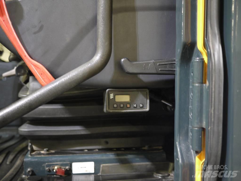 Hyundai HW 140 Gravemaskiner på hjul