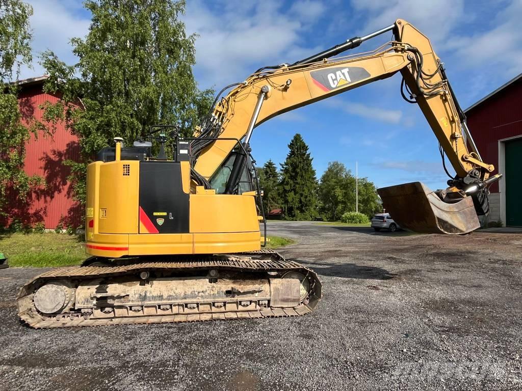 CAT 325 Gravemaskiner på larvebånd