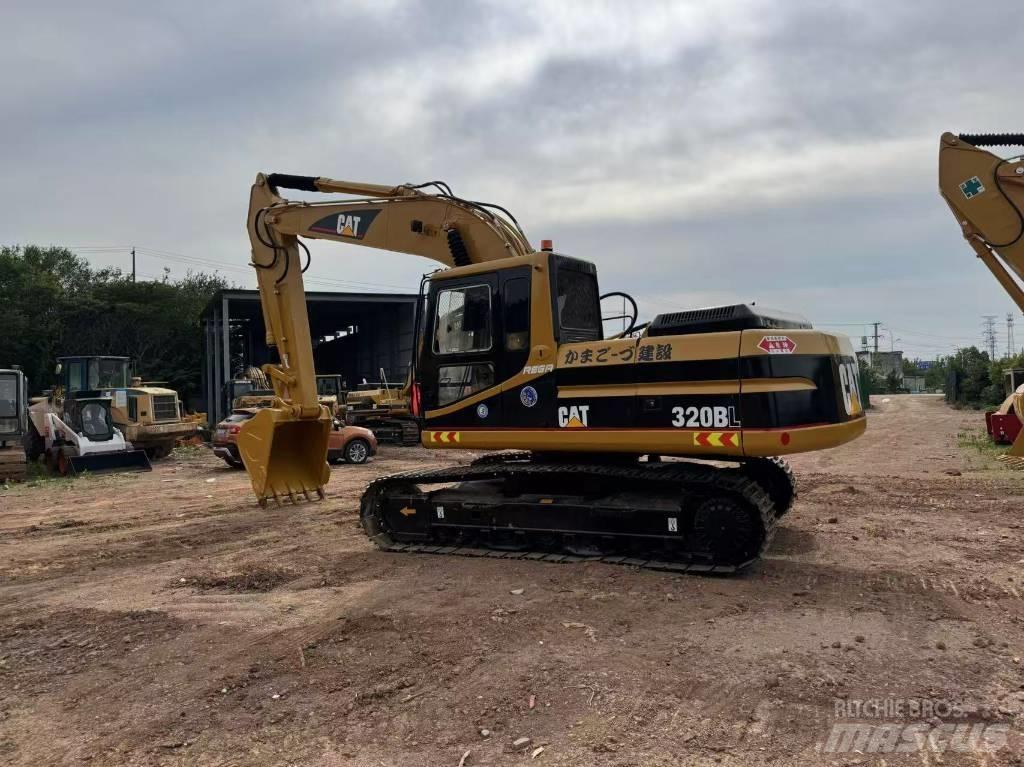 CAT 320 B L Gravemaskiner på larvebånd