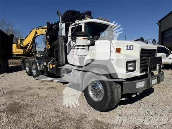 Mack RD688S Trækkere