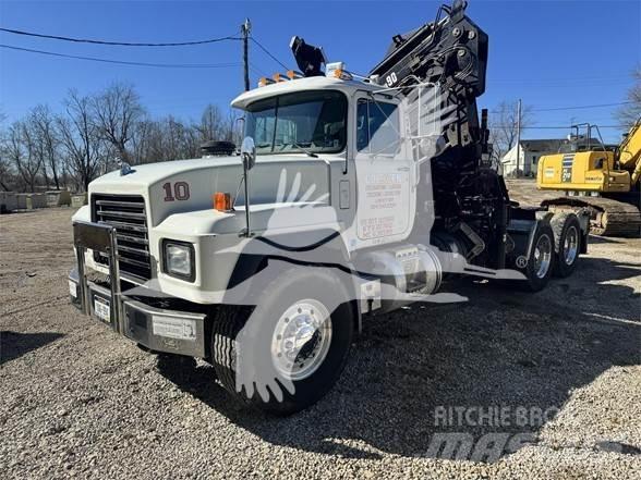 Mack RD688S Trækkere