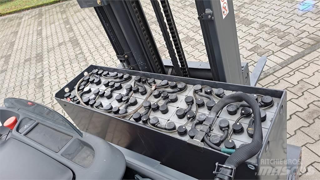 Linde R14 Reachtruck