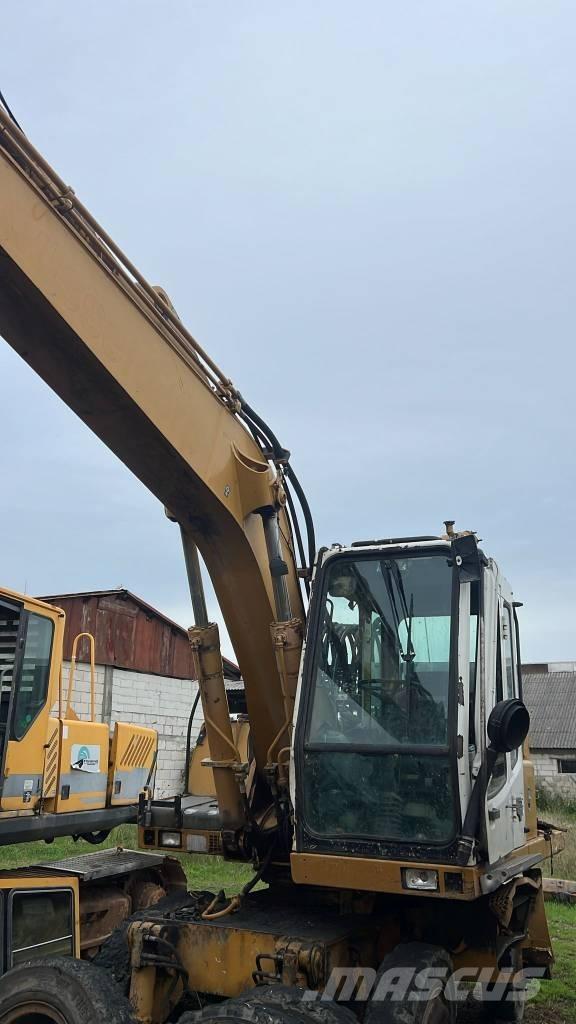 Liebherr A 904 Bånd, kæder og understel