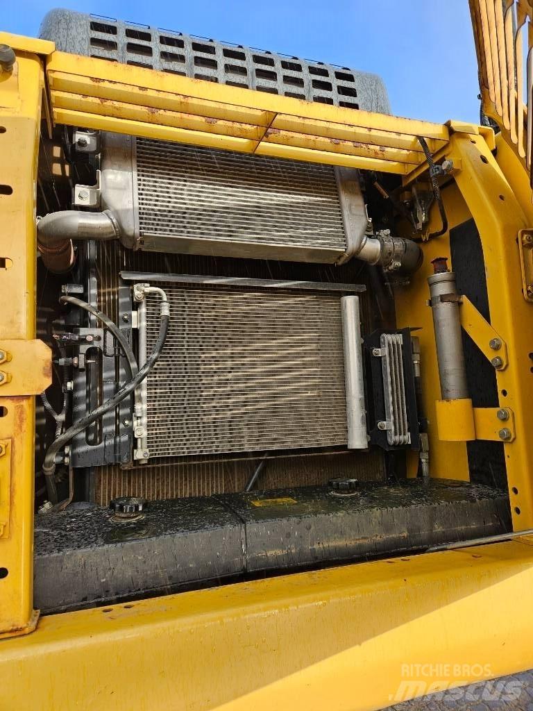 Komatsu PC210LC-11 Gravemaskiner på larvebånd