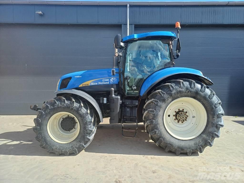 New Holland T7030AC Traktorer