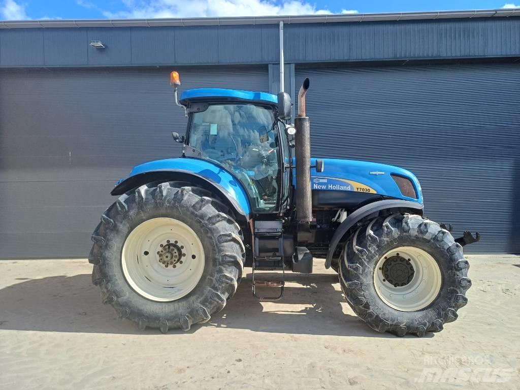 New Holland T7030AC Traktorer