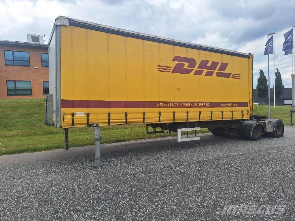 AMT LG300 Semi-trailer med Gardinsider