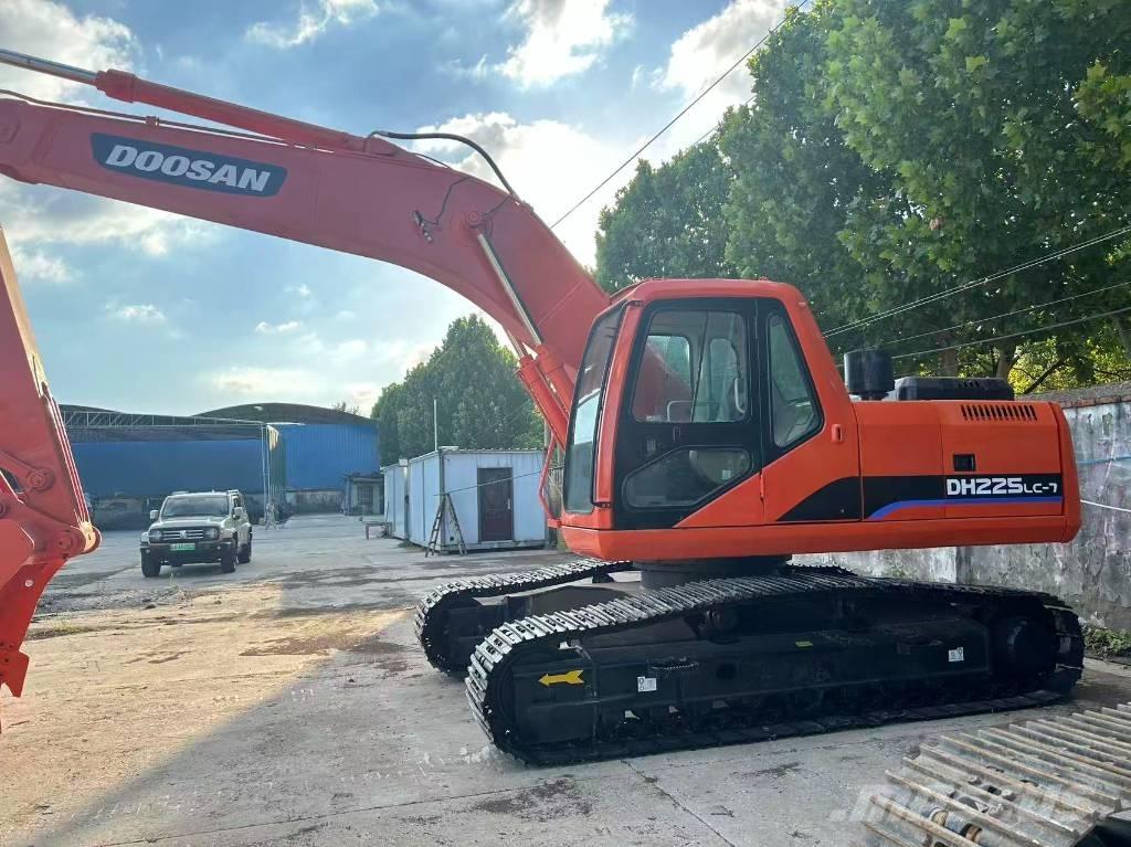 Doosan 225 Gravemaskiner på larvebånd