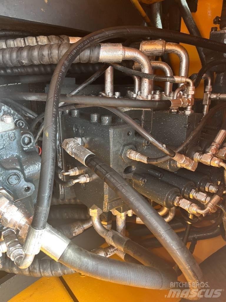 Hyundai 220LC-9S Gravemaskiner på larvebånd