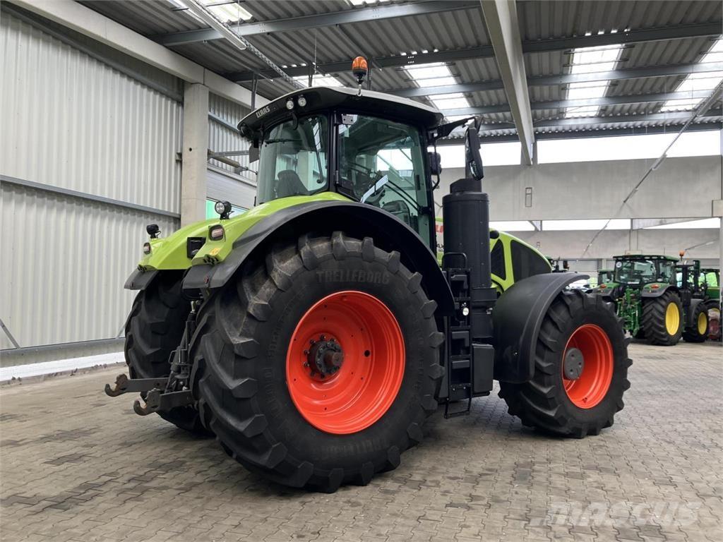 CLAAS Axion 930 Traktorer