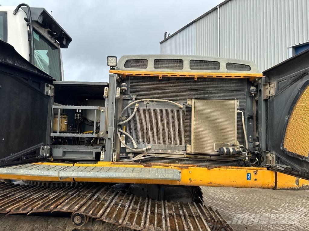 Liebherr R 946 Gravemaskiner på larvebånd