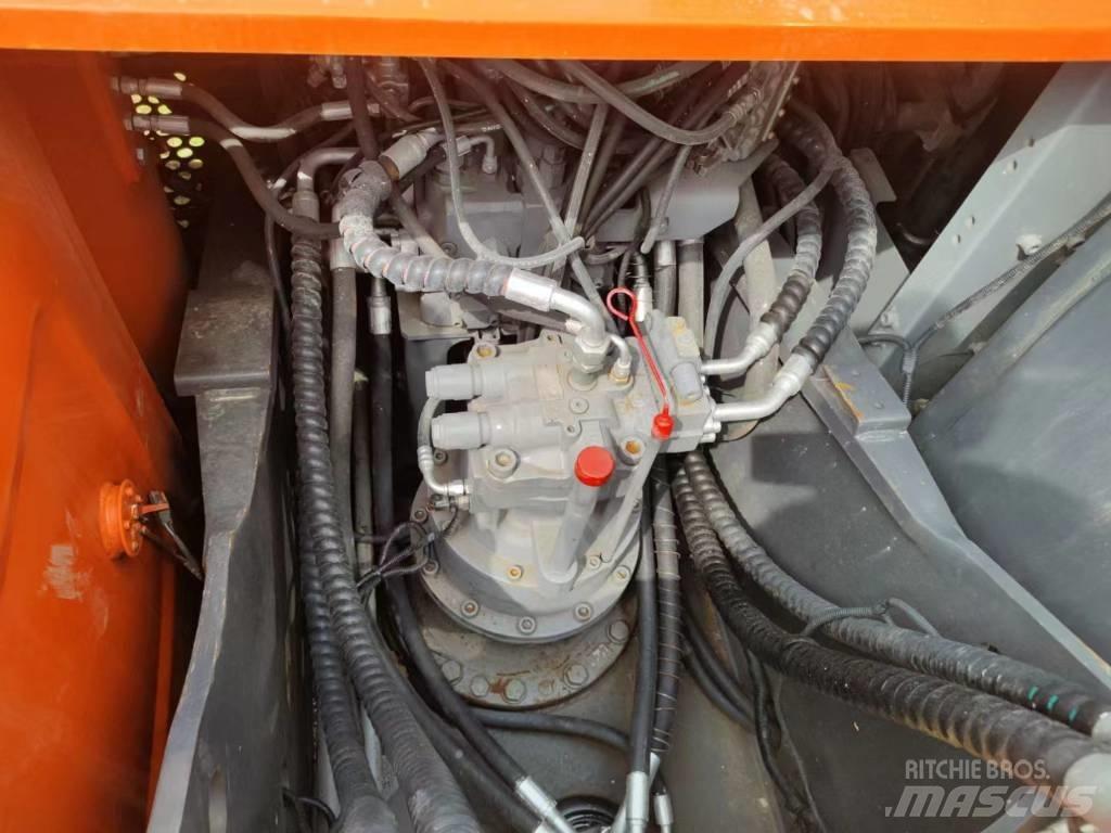 Hitachi ZX200 Gravemaskiner på larvebånd