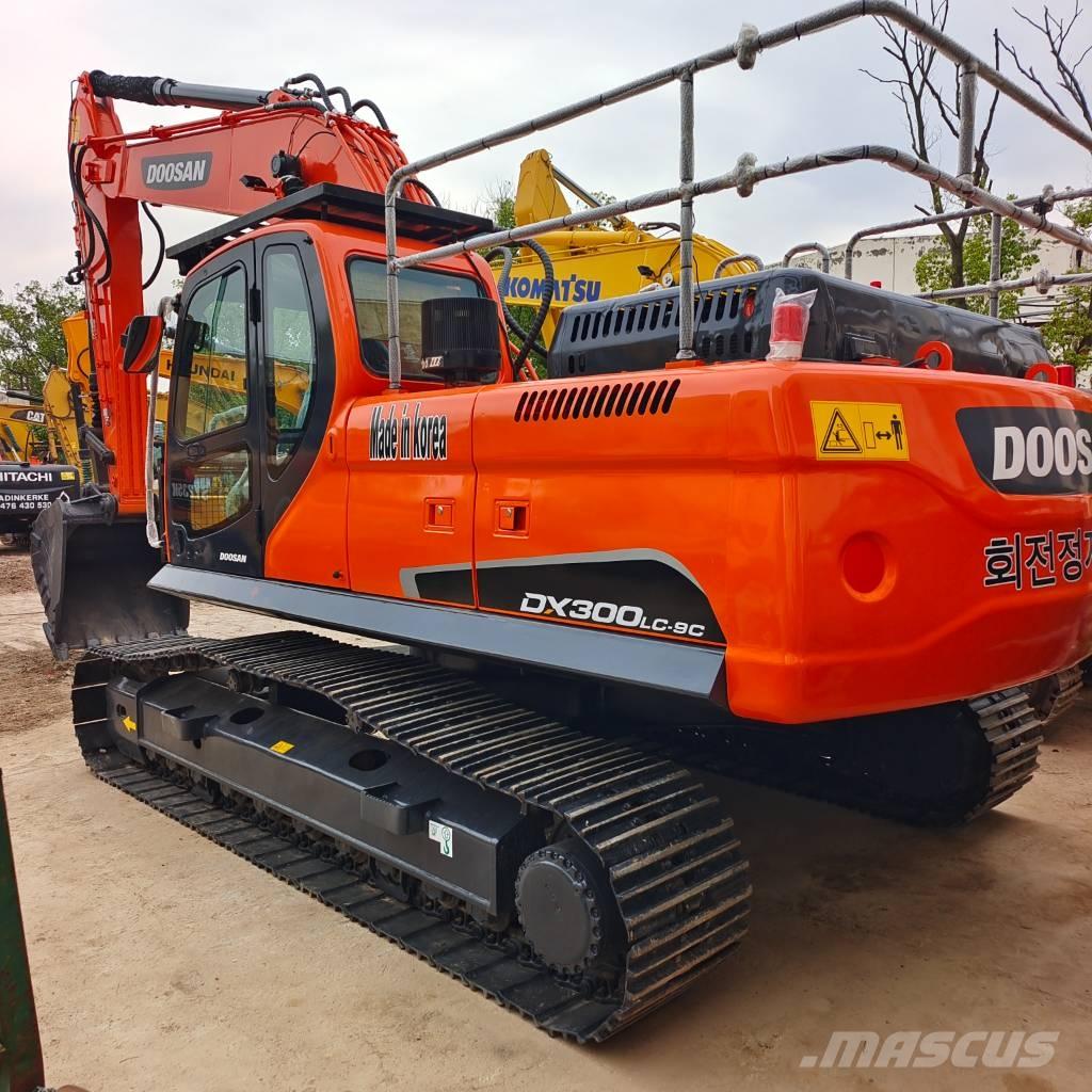 Doosan DX 300 Gravemaskiner på larvebånd