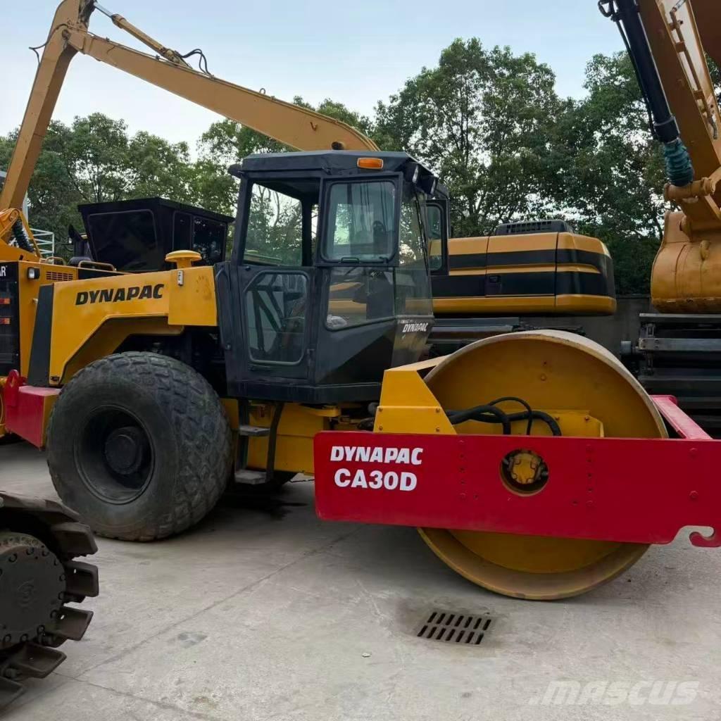 Dynapac CA 30 D Enkelt tromle
