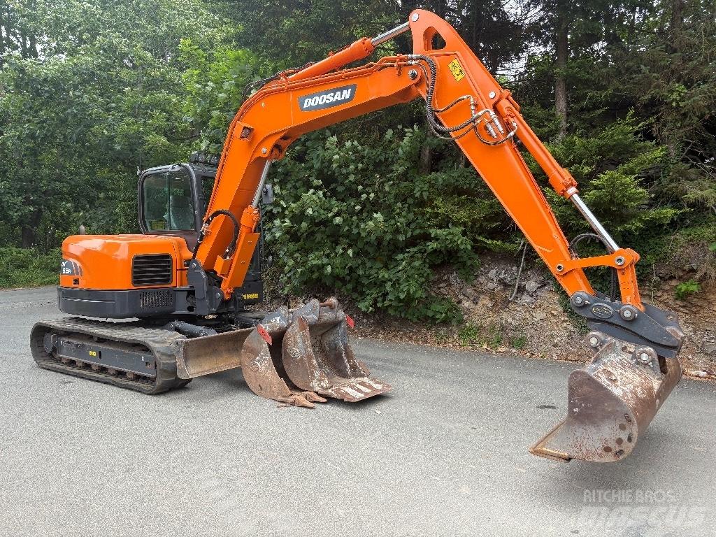 Doosan DX 85 R Midi-gravemaskiner 7t - 12t