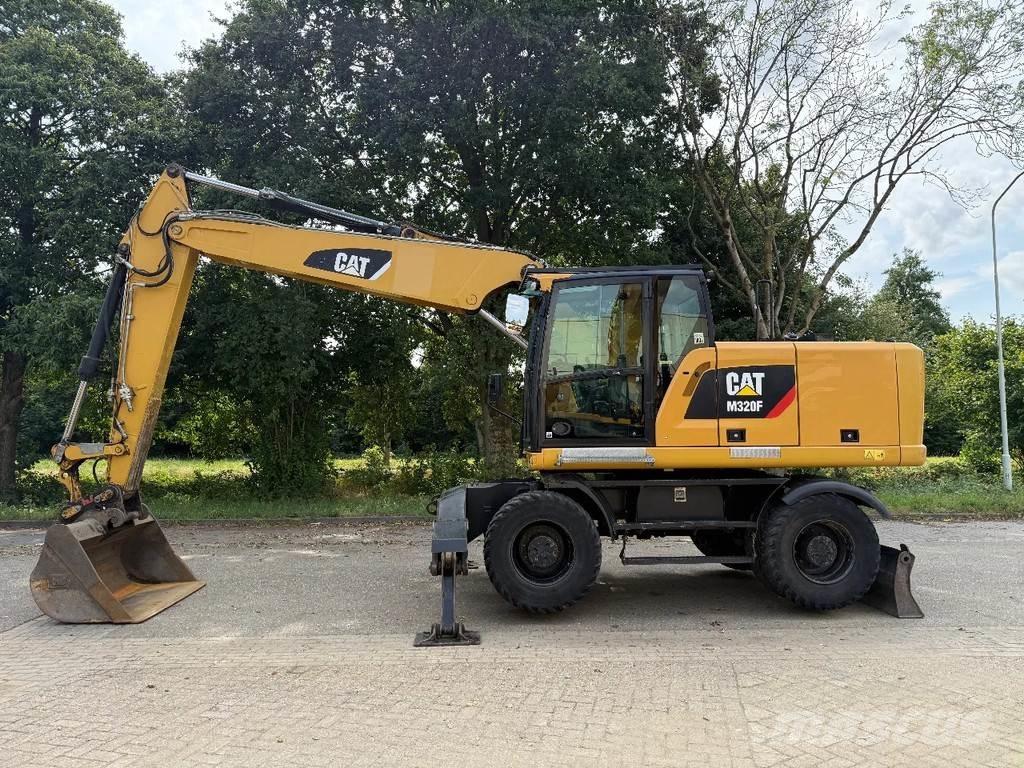 CAT M320F Gravemaskiner på hjul