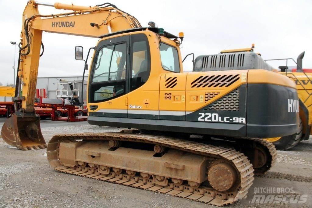 Hyundai Robex 220 LC Gravemaskiner på larvebånd