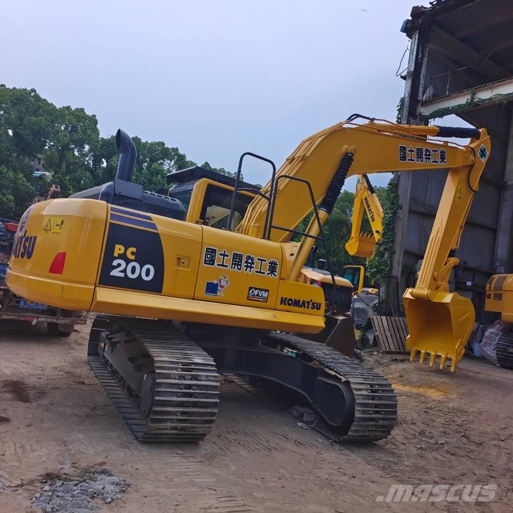 Komatsu PC 200 Gravemaskiner på larvebånd
