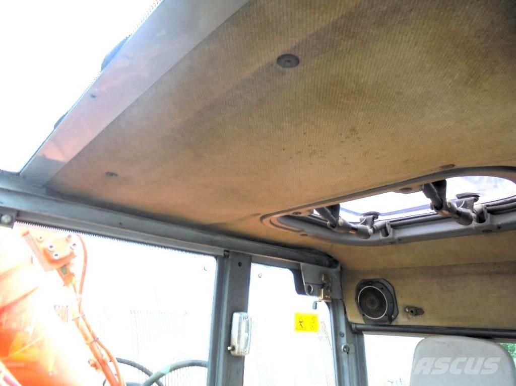 Hitachi FH 130 W-3 Gravemaskiner på hjul