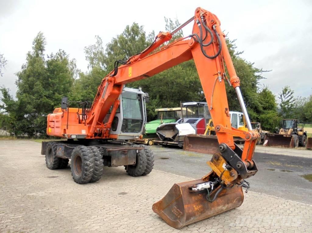 Hitachi FH 130 W-3 Gravemaskiner på hjul