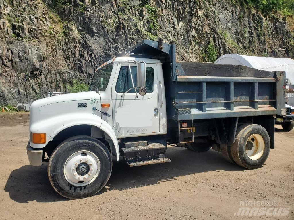 International 4990 Lastbiler med tip