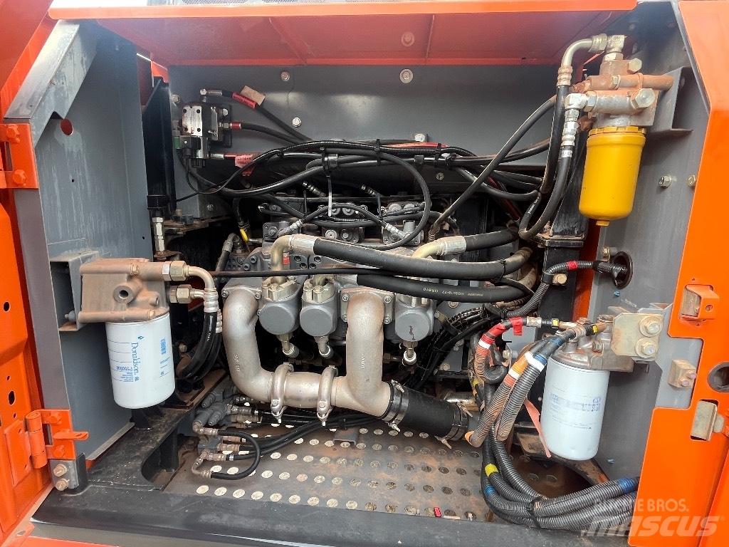 Hitachi ZX 250 LC-6 Gravemaskiner på larvebånd