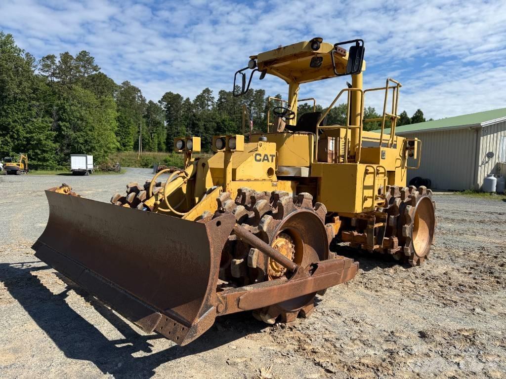CAT 815 B Jordvibrationstromler
