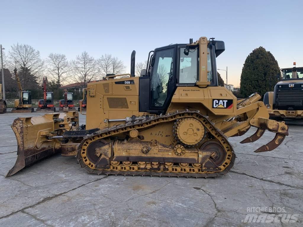 CAT D 6 N XL Bulldozer på larvebånd
