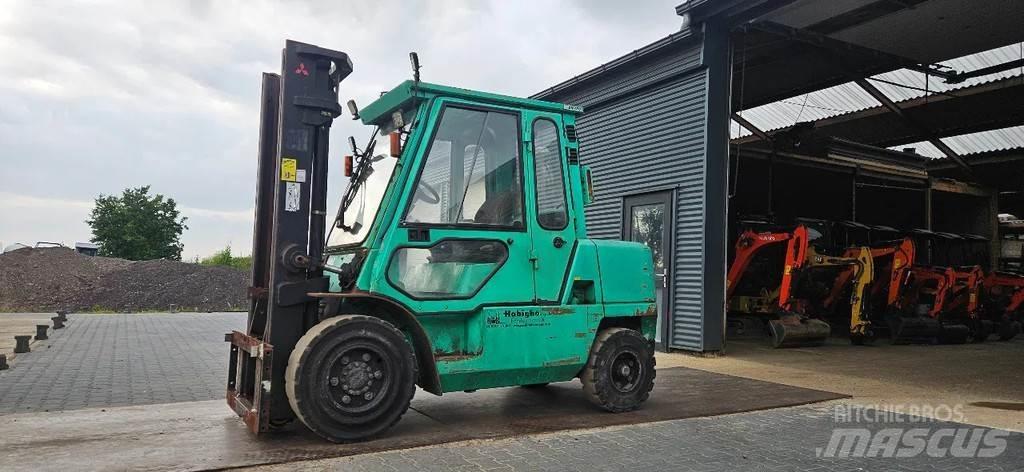 Mitsubishi FD 45 Gaffeltrucks - andre
