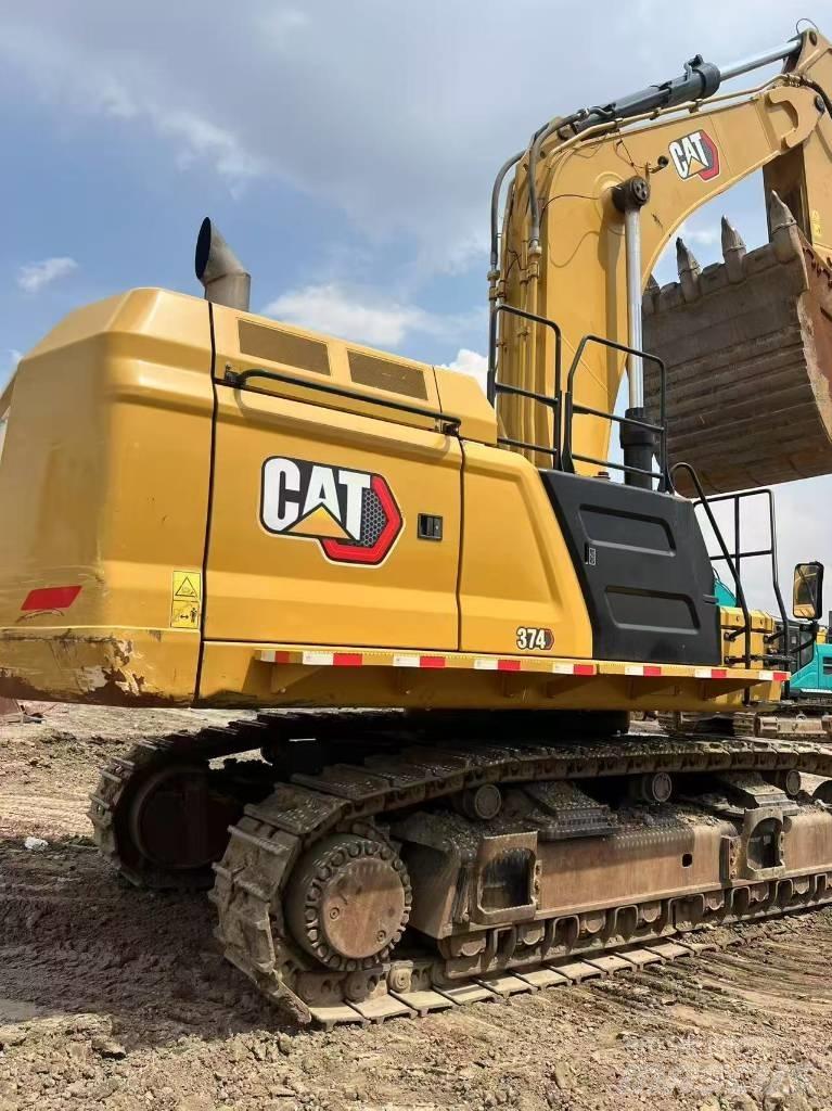 CAT 374 Gravemaskiner på larvebånd