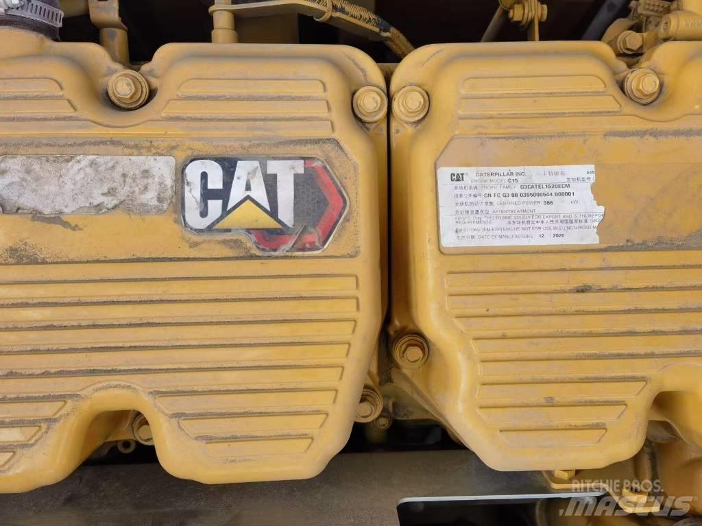 CAT 374 Gravemaskiner på larvebånd