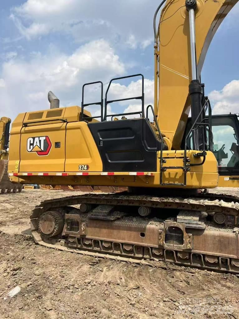 CAT 374 Gravemaskiner på larvebånd